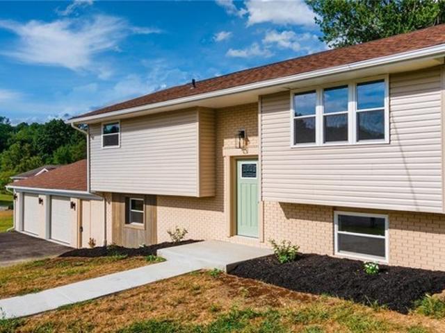 House for sale in Bloomingdale, Ohio