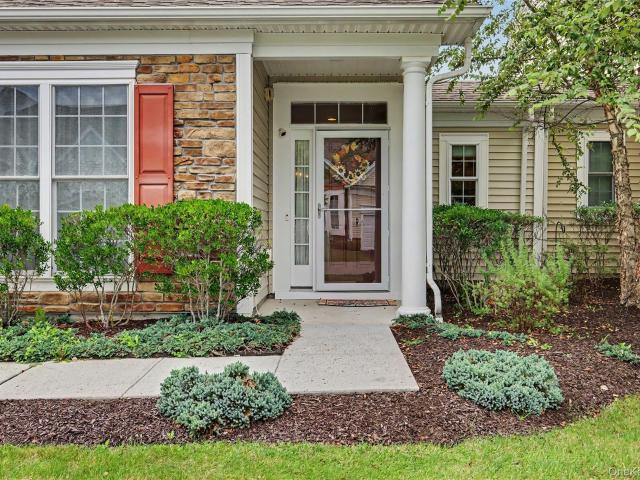 Condo for sale in Baldwin Place, New York