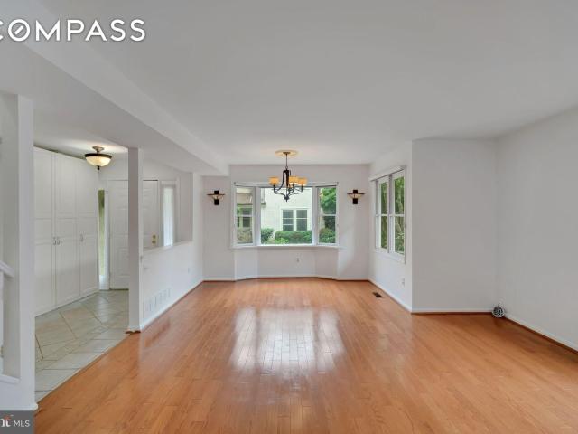 Townhouse for rent in Wayne