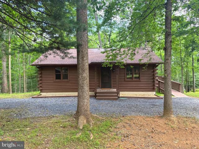 House for sale in Hedgesville, West Virginia
