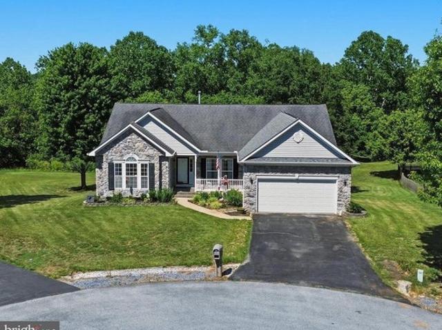 House for sale in Falling Waters, West Virginia
