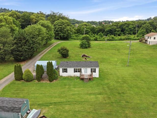 House for sale in Hedgesville, West Virginia