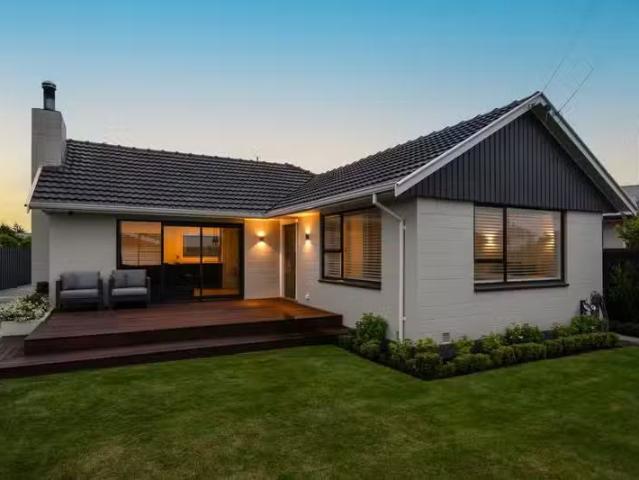 House for sale in Chaslands, Canterbury