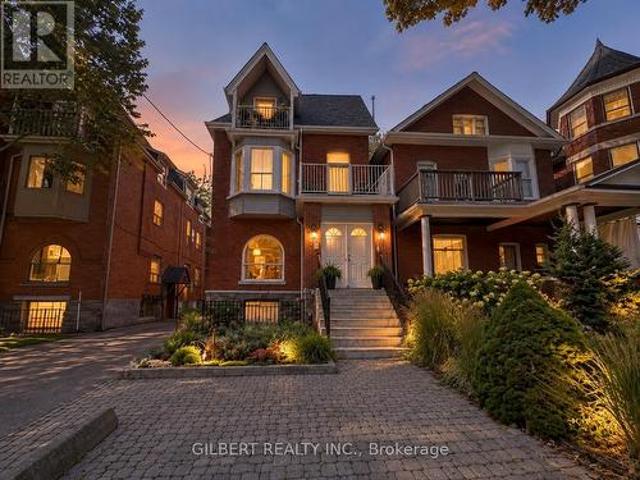 House for sale in Spadina—Fort York, Toronto
