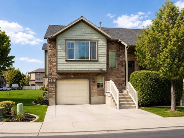 Townhouse for sale in Saratoga Springs, Utah