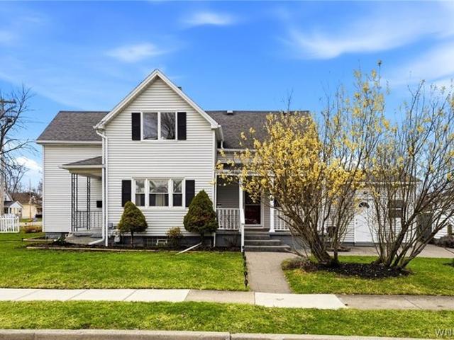 House for sale in Bowmansville, New York