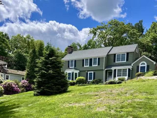 House for rent in Darien