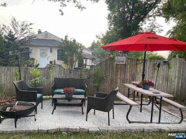 House for sale in Elmwood Park, New Jersey