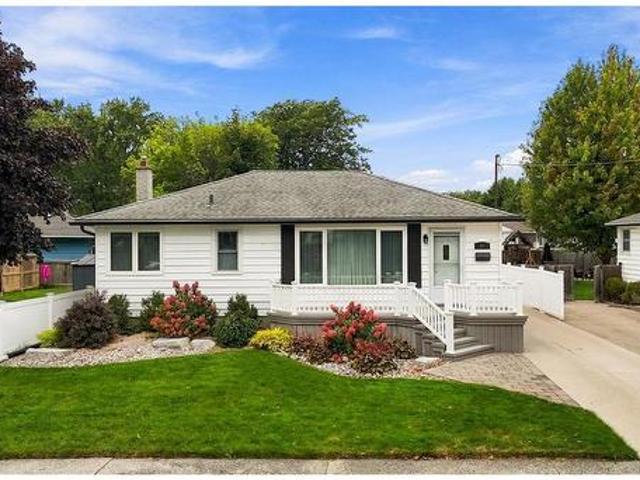 House for sale in Brights Grove, Ontario