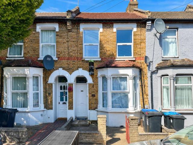 Apartment for rent in London Borough of Enfield, Greater London