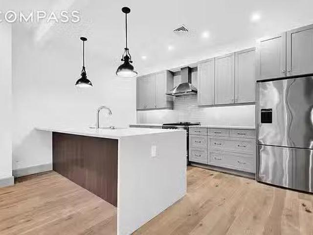 Apartment for rent in Ridgewood