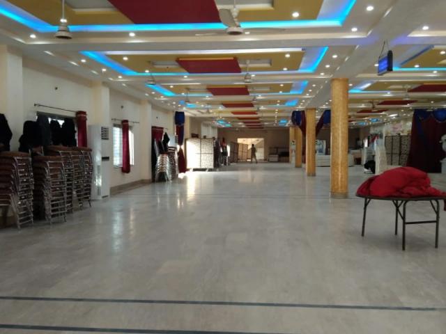 Commercial for sale in Kot Kamboh, لاہور ڈویژن