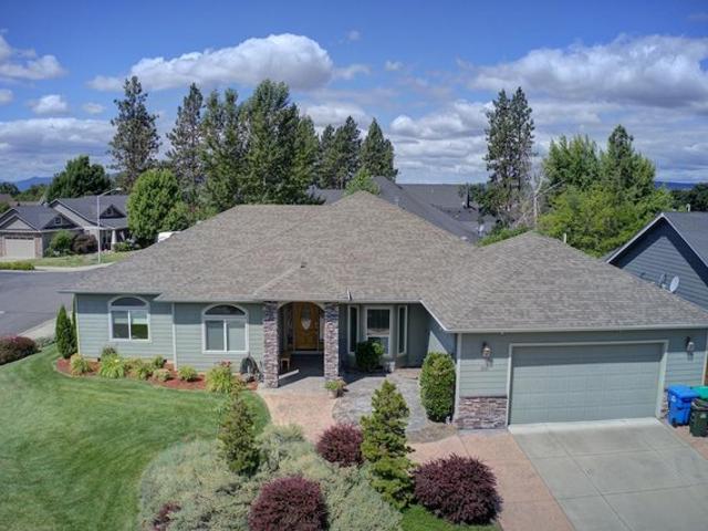 House for sale in Eagle Point, Jackson County