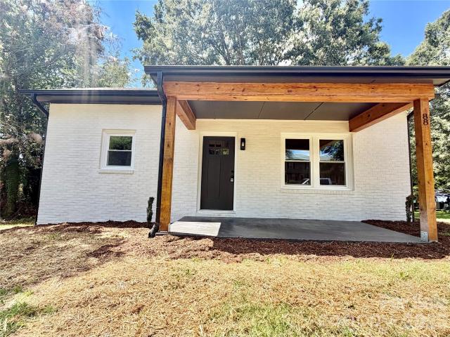 House for sale in Hiddenite, North Carolina