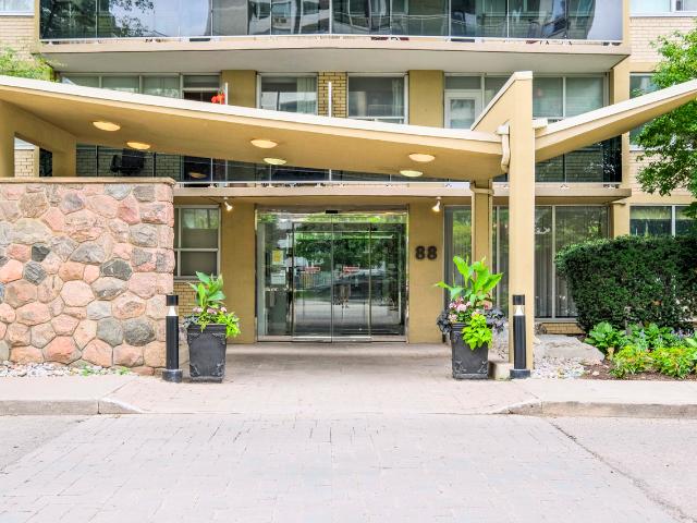 Apartment for rent in Toronto—St. Paul's, Toronto