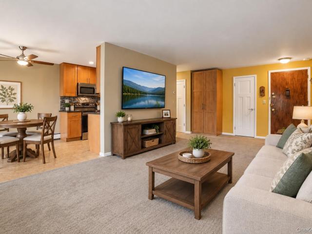 Condo for sale in Valley Cottage, Rockland County
