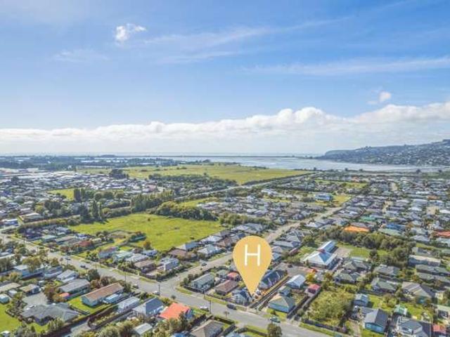 House for sale in Chaslands, Canterbury