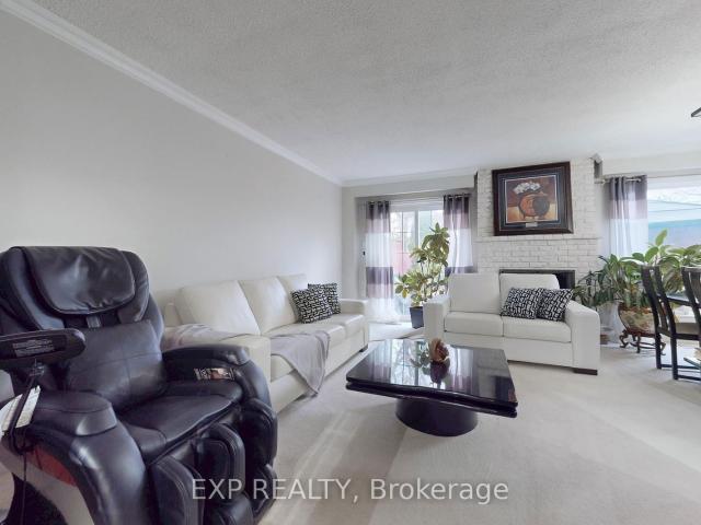 Townhouse for sale in Woburn, Ontario