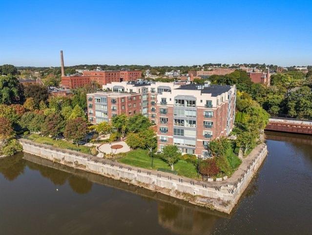 Condo for sale in Milton, Massachusetts