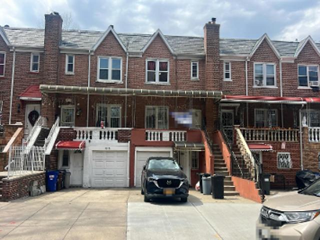 House for sale in Queens, Arverne
