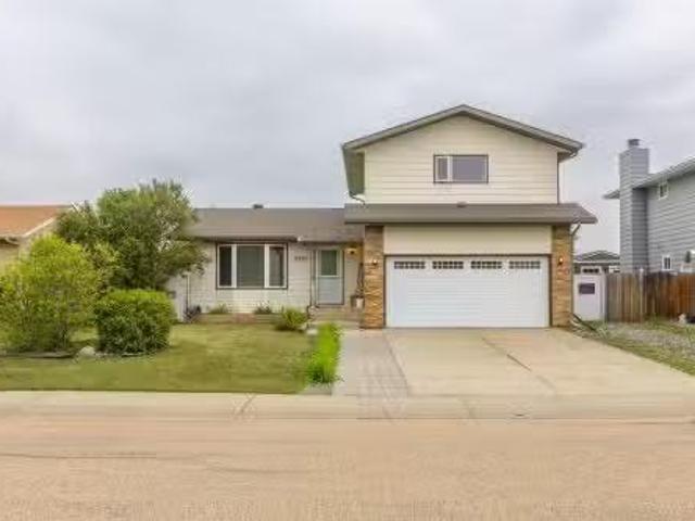 House for sale in Morinville, Alberta