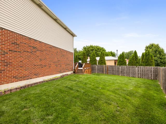 Townhouse for sale in Justice, Illinois