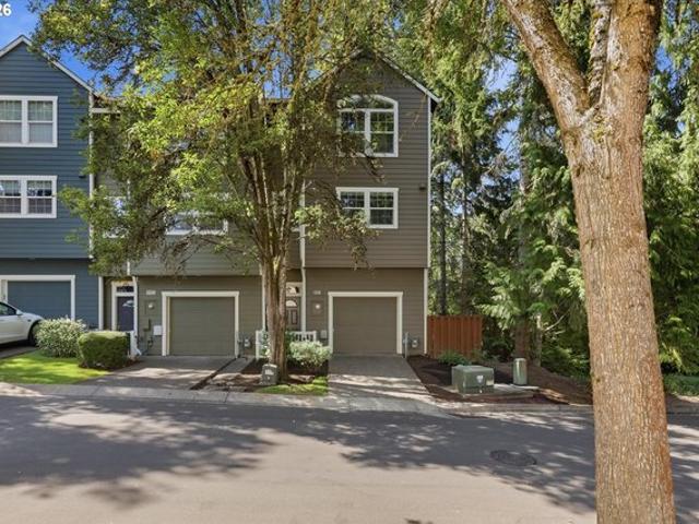 Townhouse for sale in Oregonia