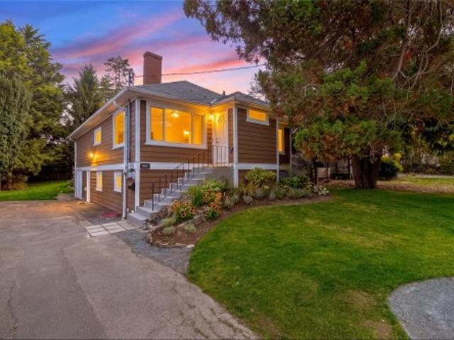 House for sale in Saanich Core, Saanich