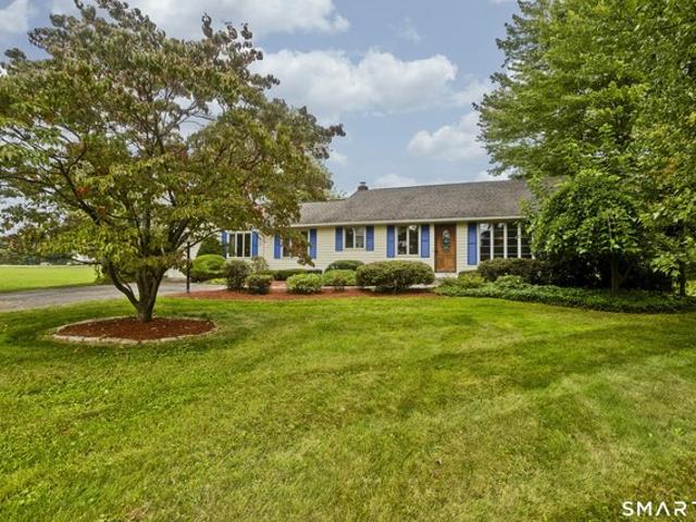 House for sale in Suffield, Connecticut