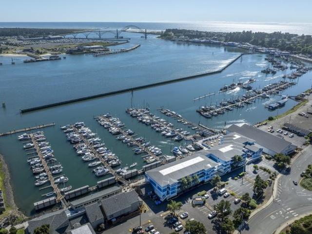 Condo for sale in Newport, Lincoln County