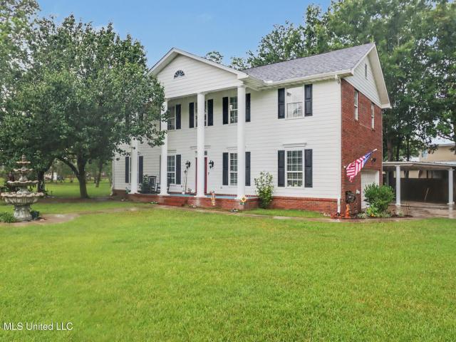House for sale in Diamondhead, Mississippi