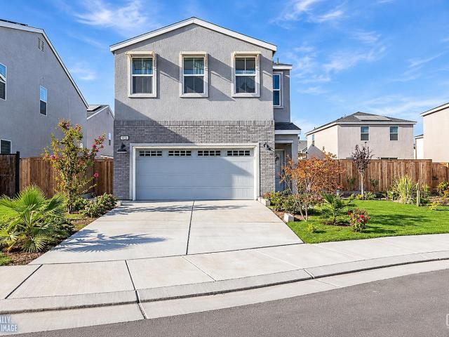 House for sale in Gossamer Grove, Shafter