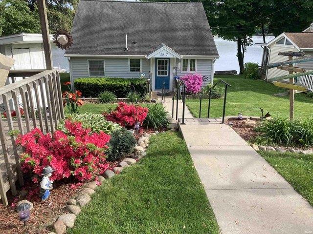 House for sale in Syracuse, Indiana