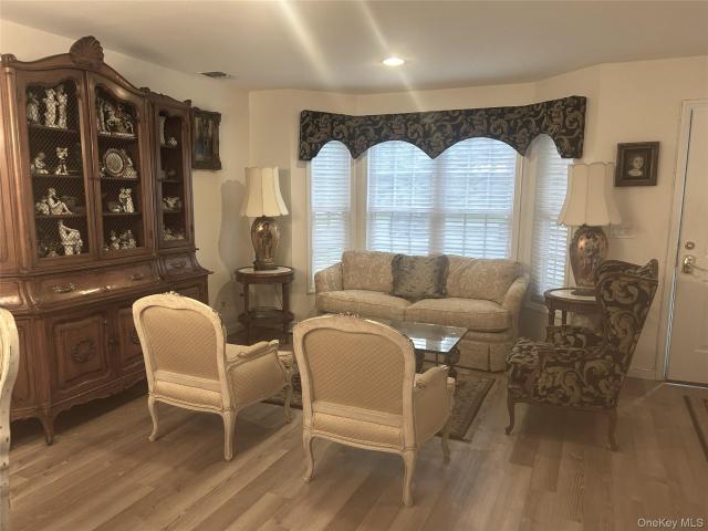 Condo for sale in Huntington, New York