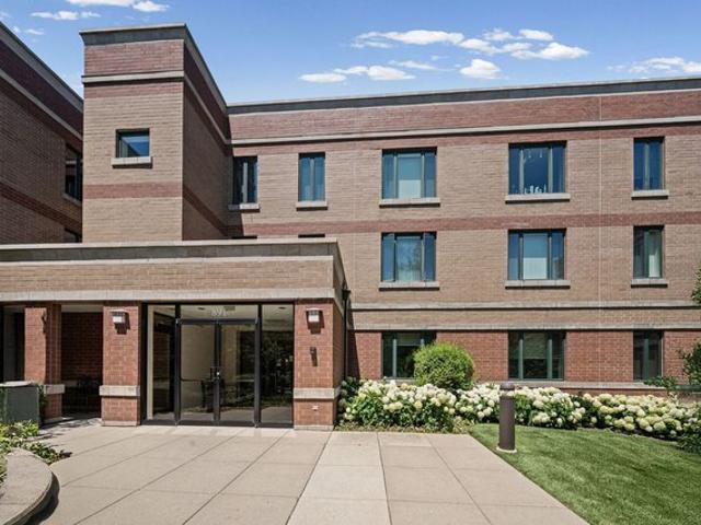 Condo for sale in Highland Park, Illinois