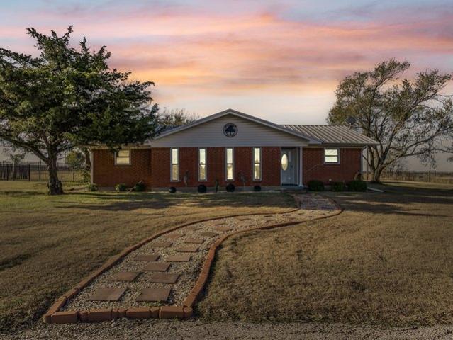 House for sale in Whitney, Texas