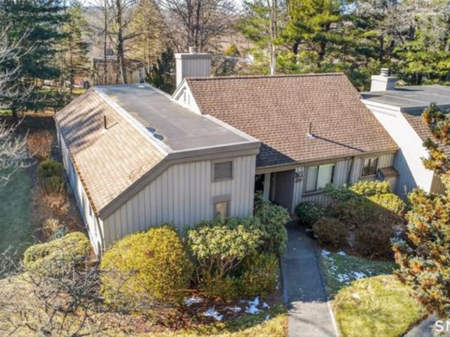 Condo for sale in Southbury, Connecticut