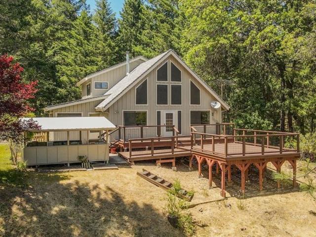 House for sale in Lewiston, California