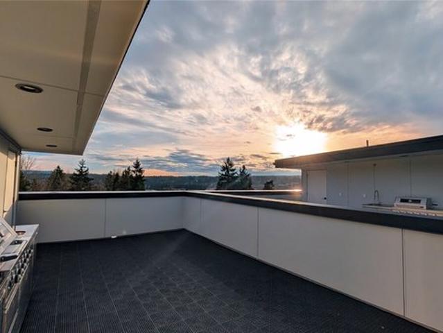 Townhouse for sale in Redmond, Washington