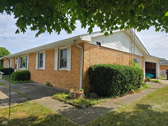 House for sale in Taylorsville, Indiana