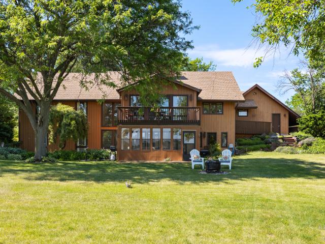 House for sale in Mchenry, Illinois