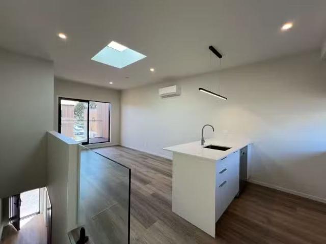 Apartment for rent in Days Bay, Wellington
