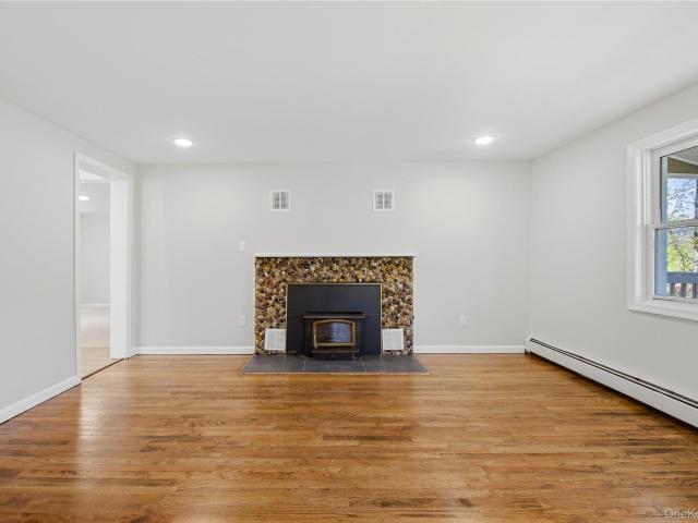 House for sale in Bloomingburg, New York