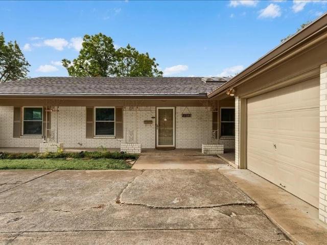 House for sale in Benbrook, Tarrant County