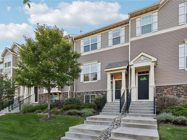Townhouse for sale in Chanhassen, Minnesota