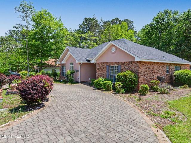 House for sale in Diamondhead, Mississippi