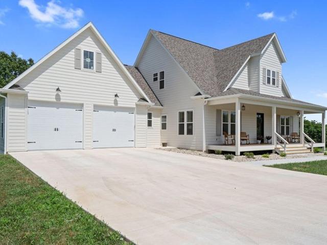 House for sale in Stone, Missouri