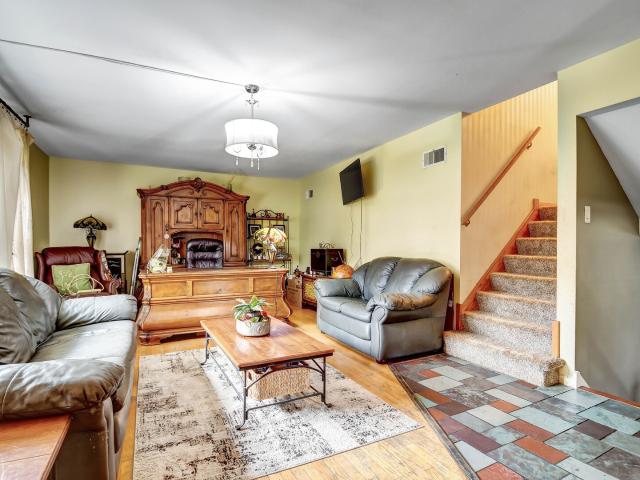 House for sale in Hickory Hills