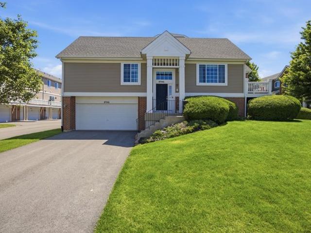 Townhouse for sale in Mchenry, Illinois