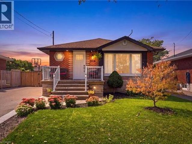 House for sale in Raleigh, Hamilton